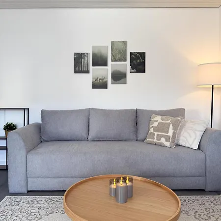 Penthouse Mit Grossem Balkon Und Traumaussicht Διαμέρισμα Lenzkirch